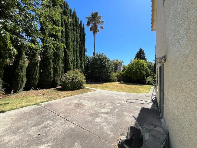 Building Photo - Bright & Spacious 4BR/3BA Home in Desirable East Davis – 1,980 Sq Ft