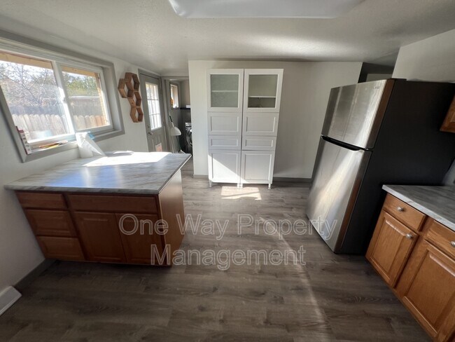 Building Photo - 205 16th Ave Ct