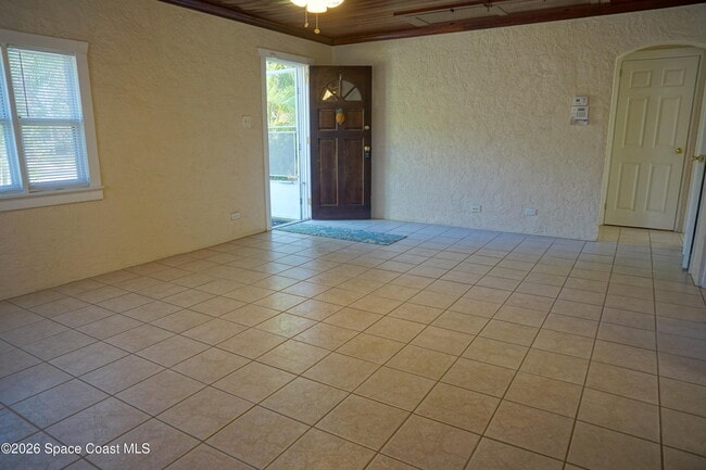 Building Photo - 2812 Shwonda Ave NE