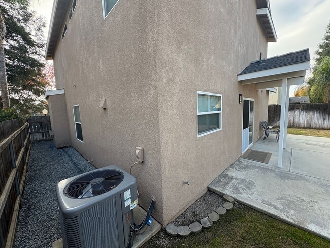 Building Photo - PRIVATE SHOWING ONLY! Immaculate 2 Story Home for Rent in Exeter!