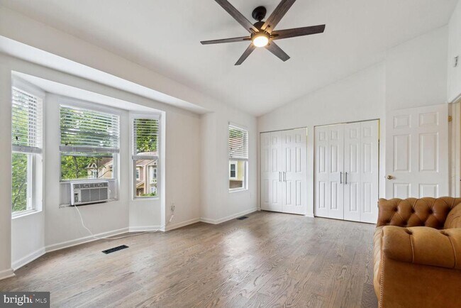 Building Photo - 2849 Schoolhouse Cir