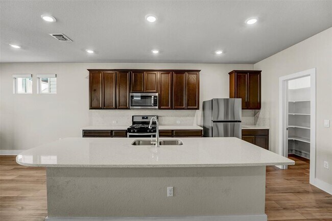 Building Photo - 7509 Grand Linden Wy