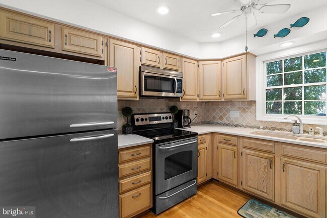 Building Photo - 41 Queen Catherine Ct