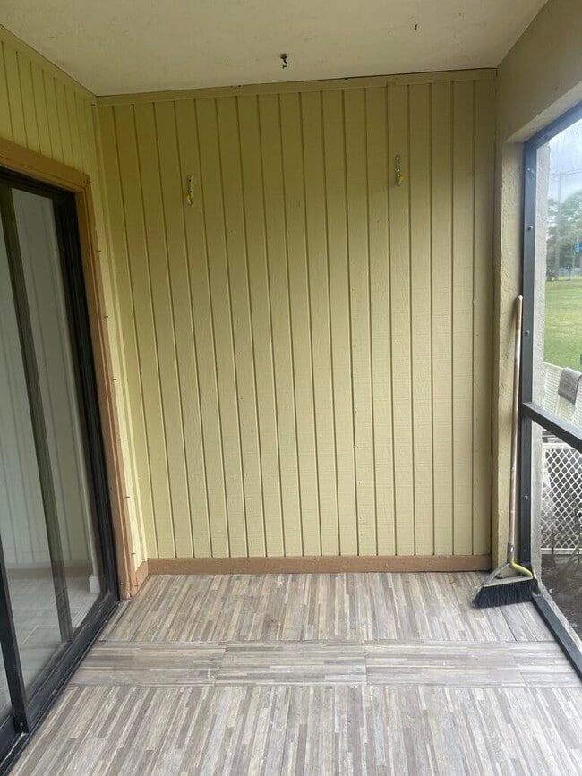 Building Photo - 4259 Oak Terrace Dr