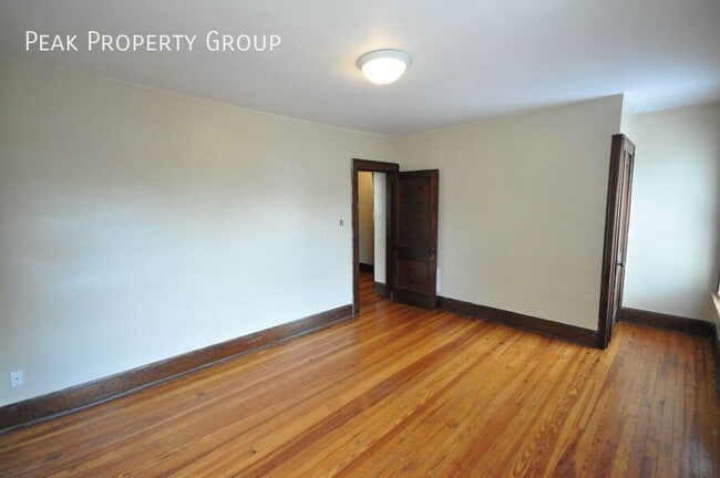 Building Photo - 404 E Northwood Ave