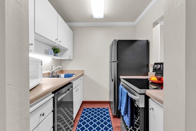 Building Photo - 470 N Civic Dr