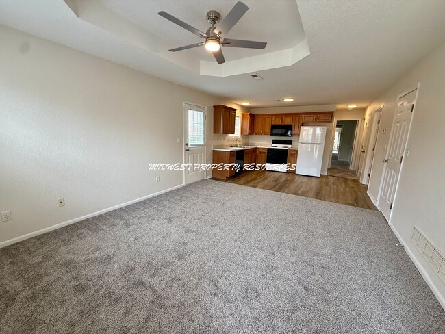 Building Photo - Ranch townhome w/ Mowing provided