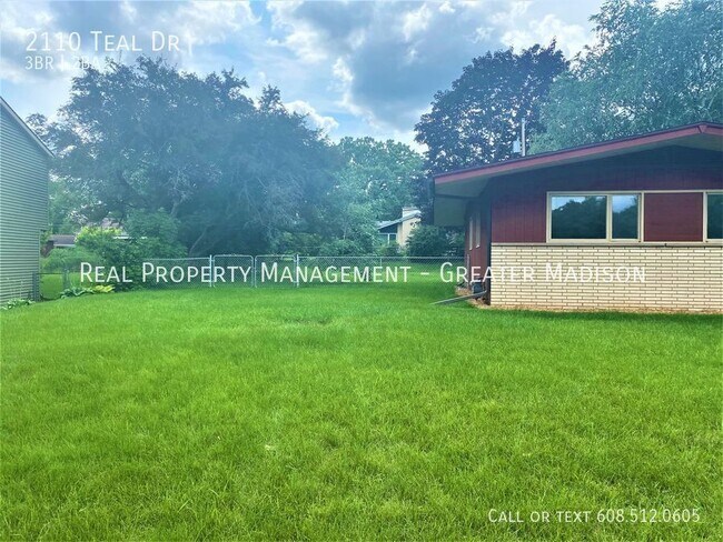 Building Photo - 2110 Teal Dr