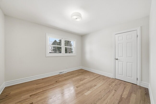 Building Photo - 15409 S Union Pl