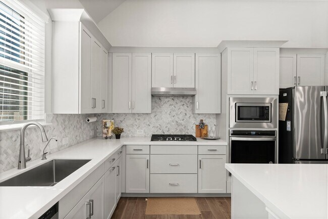 Building Photo - 15949 Hayes Mkt Lp