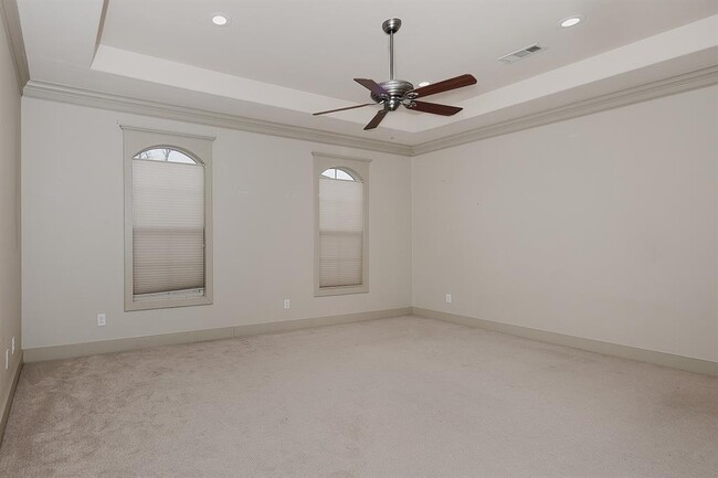 Building Photo - 514 Cortlandt St