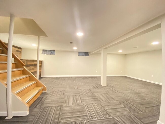 Building Photo - Quiet residential area not far from shopping.