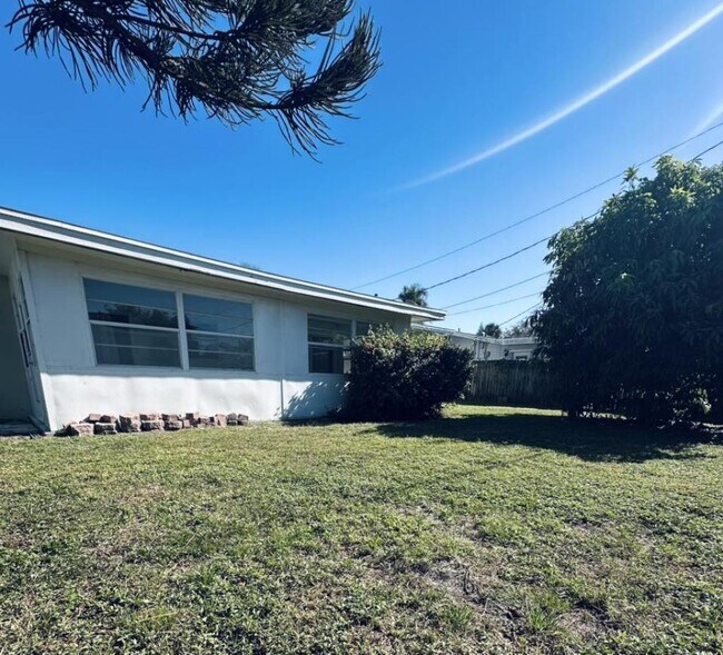 Building Photo - 780 Osage Ave