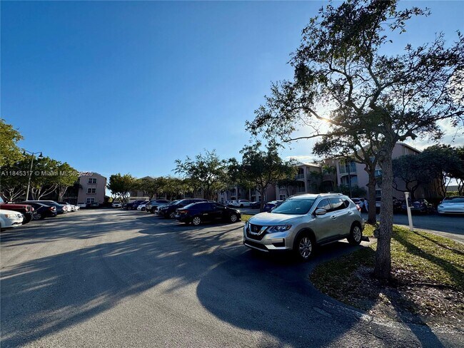 Building Photo - 6540 NW 114th Ave