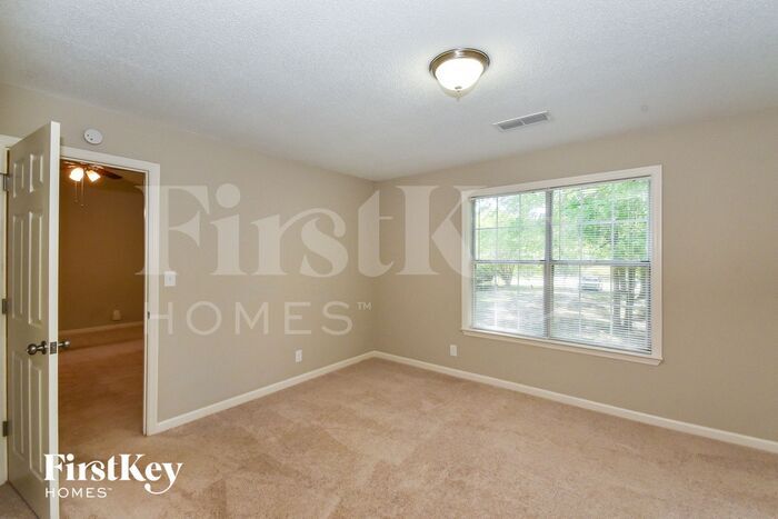 Building Photo - 178 Sandstone Dr