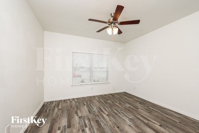 Building Photo - 7332 Parkside Pl Dr