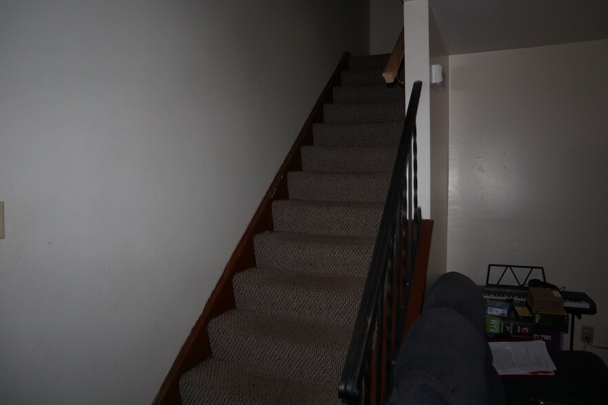 Building Photo - 198 Ellsworth St