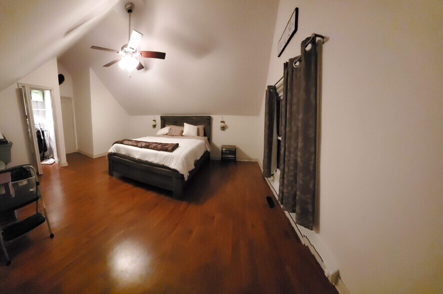 Building Photo - 202 E Horner St