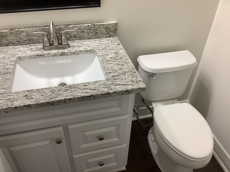 Building Photo - 768 Shellbark St