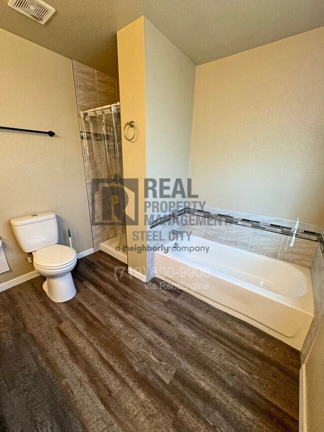 Building Photo - 3011 Aster St
