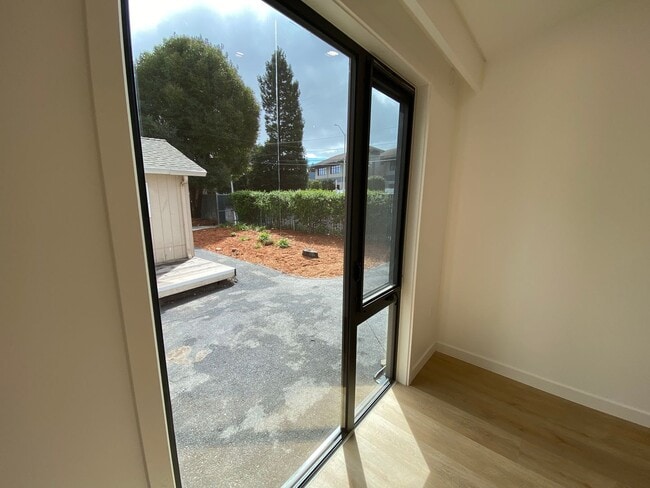 Building Photo - Brand New Never Lived In 2 Bedroom 2 Bathroom Home