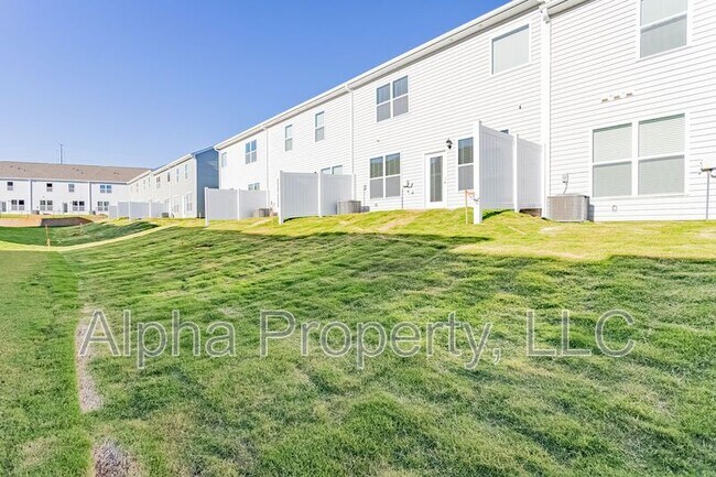 Building Photo - 540 Yellow Fox Rd