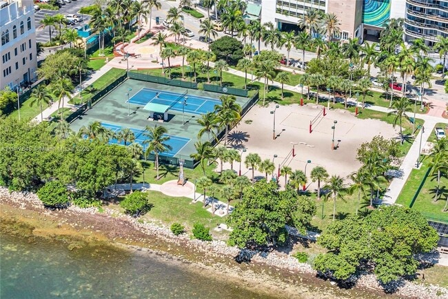 Building Photo - 1900 N Bayshore Dr