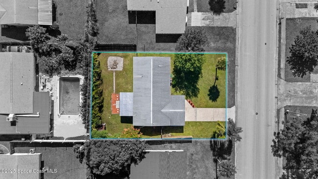 Building Photo - 818 Hampton Way