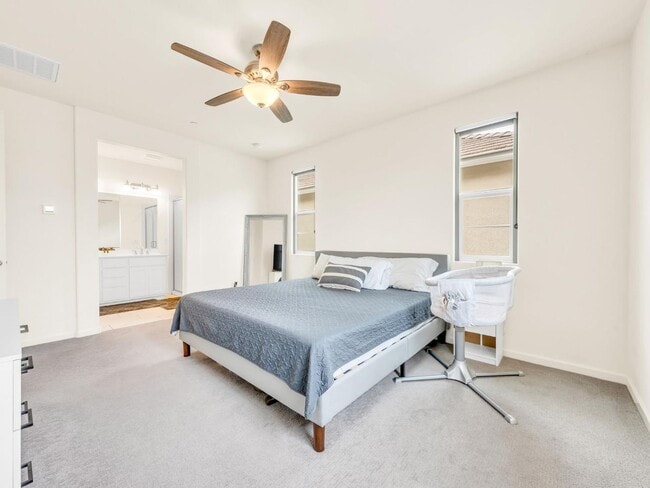 Building Photo - Beautiful 2019 Built 3 bedrooms 2.5 bath!