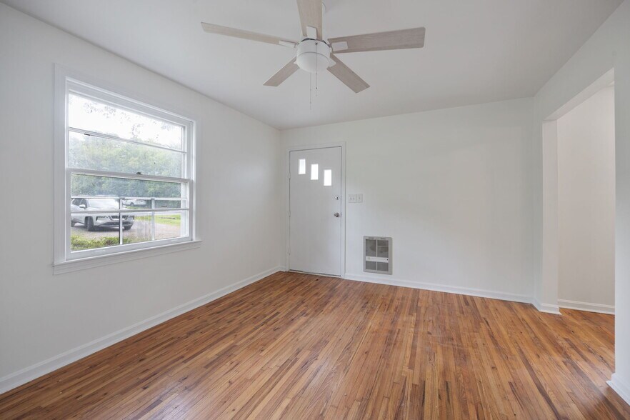 Building Photo - 1314 Coreland Dr