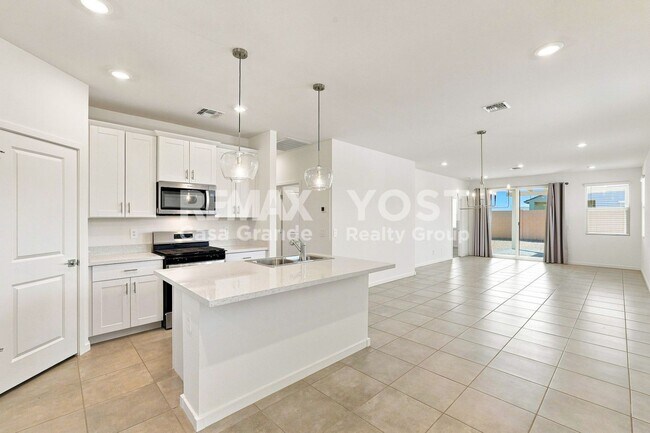 Building Photo - 2689 E Santa Ynez Dr