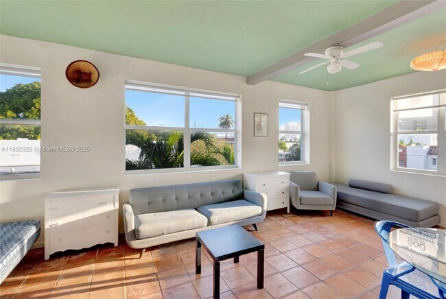 Building Photo - 1342 Drexel Ave
