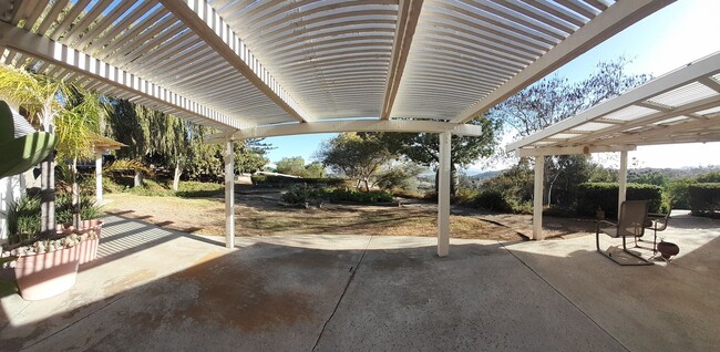 Building Photo - Fallbrook Ranch House