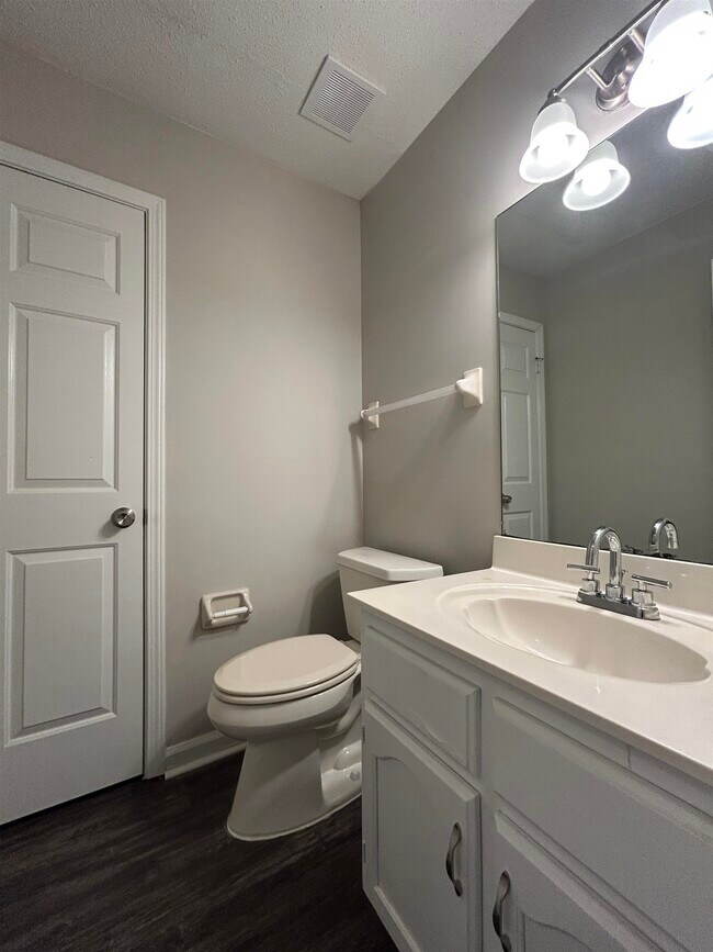 Building Photo - 7610 Bridelwreath Dr