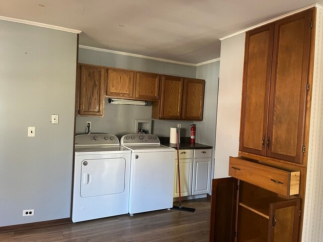 Building Photo - 112 Chicago Rd