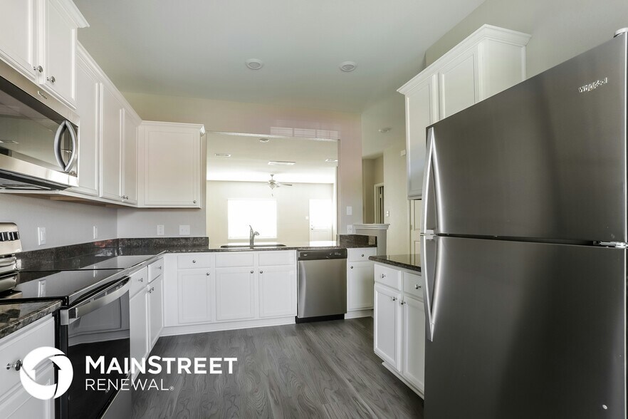 Building Photo - 25237 Dickens Dr