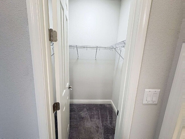 Building Photo - 11220 Fish Eagle Dr