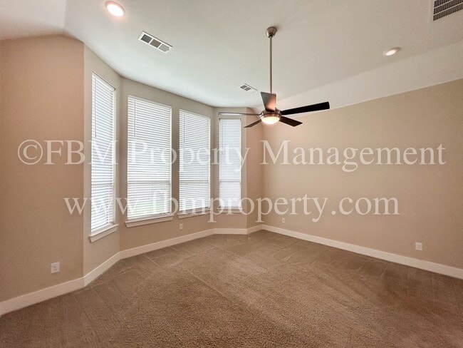 Building Photo - 335 Country Meadows Blvd
