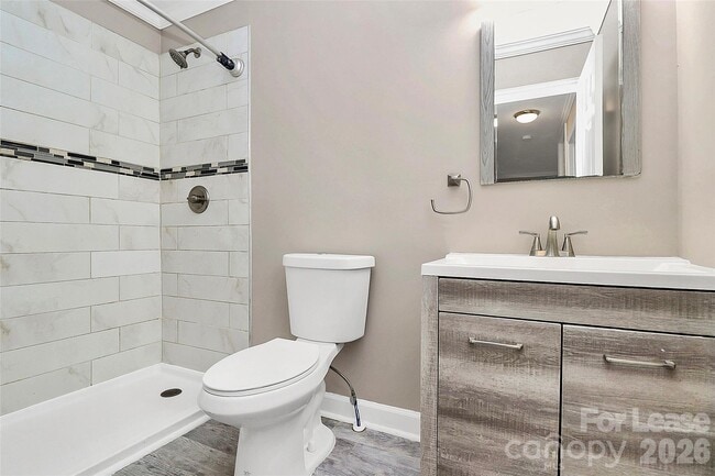 Building Photo - 2213 Kennesaw Dr