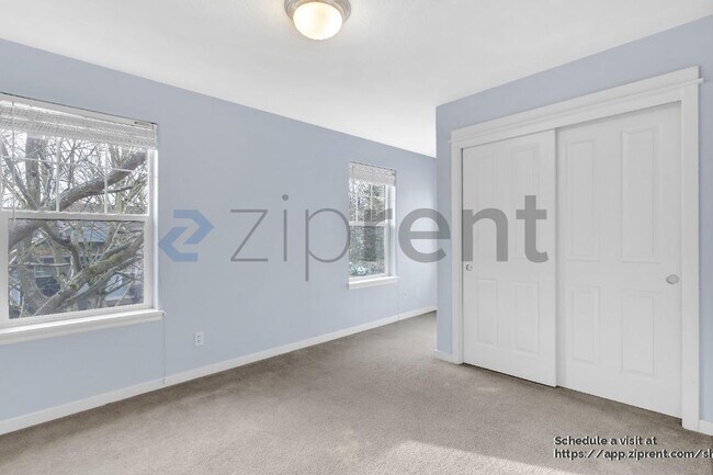 Building Photo - 5037 N Cecelia St