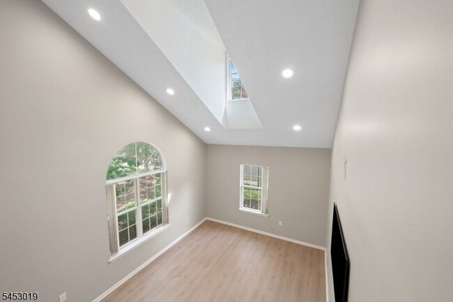 Building Photo - 43 Sapphire Ln
