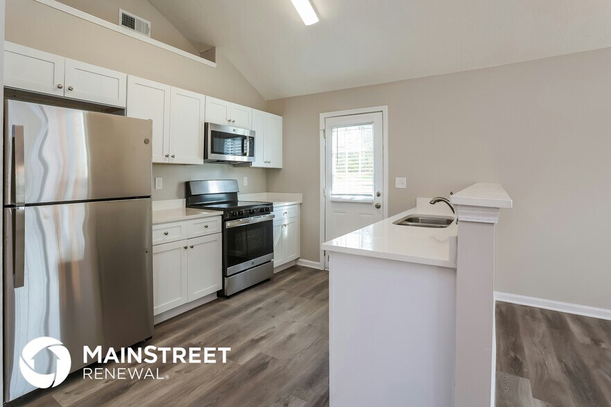 Building Photo - 5222 Alexander St