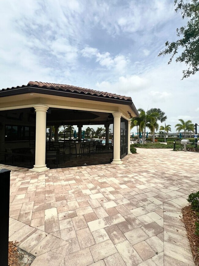 Building Photo - STUNNING LAKEFRONT 3 BEDROOM, 2.5 BATH HOM...