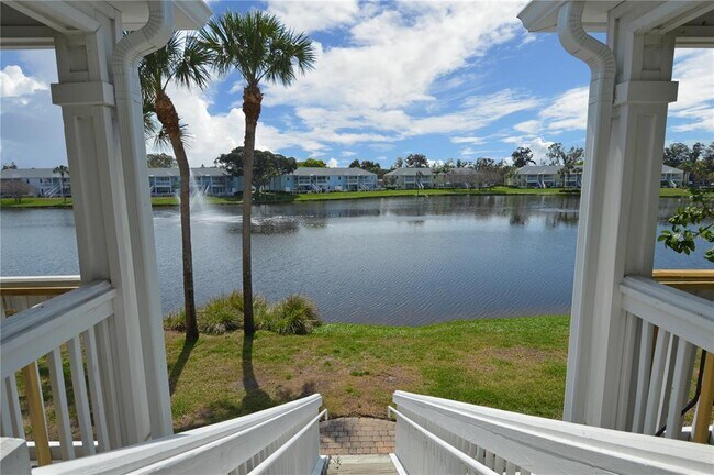 Building Photo - 166 Pompano Dr SE