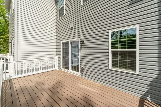 Building Photo - Lukas Park, Over 2000 Square Feet, Nearly New Build... Everything you want all in one! Come see f...