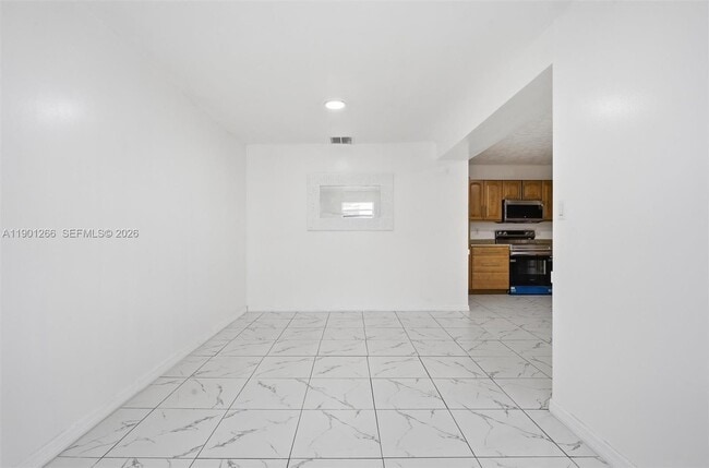Building Photo - 2280 SW 43rd Ave
