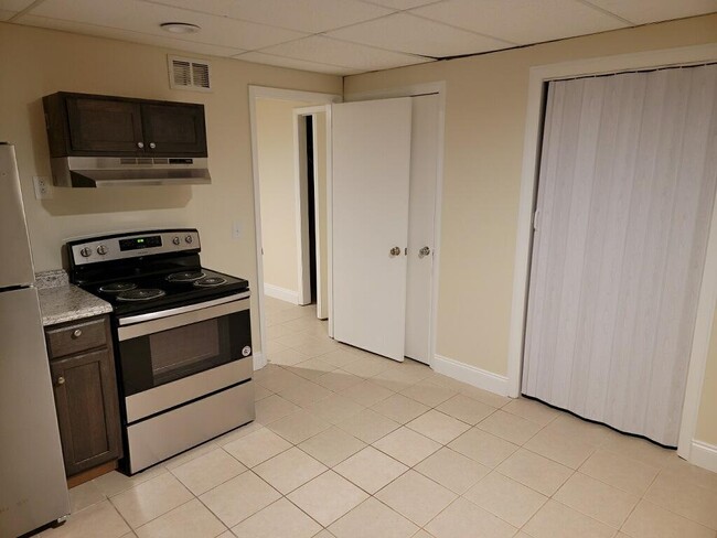 Kitchen - 123 Eaglewood Way