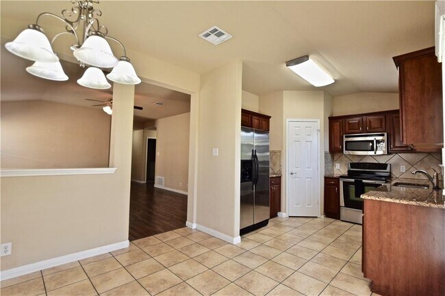 Building Photo - 1807 Slate Creek Dr