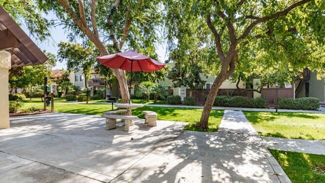Building Photo - Spacious 1 Bedroom Condo for Rent in Villa...