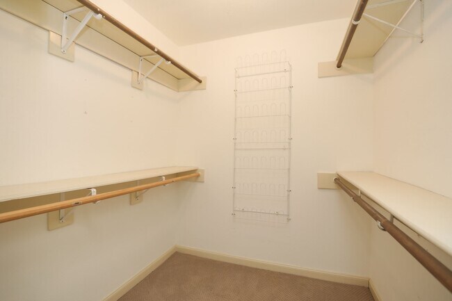 Building Photo - 7499 Brompton St